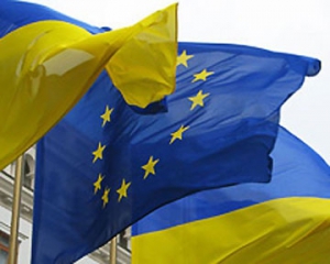 В партии Меркель говорят, что Европарламент показал Украине желтую карточку