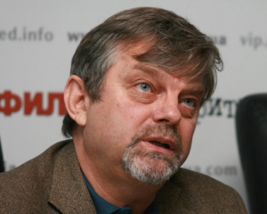 Експерт назвав умову звільнення Азарова