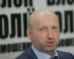 Турчинов связал свой допрос с тоталитарным режимом Украине