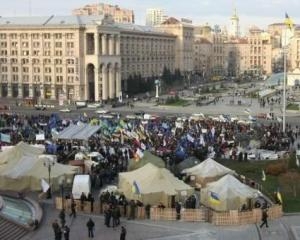 На Майдане осталася сотня предпринимателей