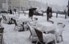 Европу завалило снегом: парализованы аэропорты, отменены занятия в школах