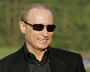 "Путінську" Росію у світі вважають "корумпованою бандитською автократією"