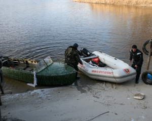 МНС врятувало українця, який цілу ніч просидів у крижаній воді