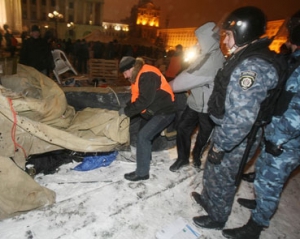 Міліція розігнала наметове містечко на Майдані
