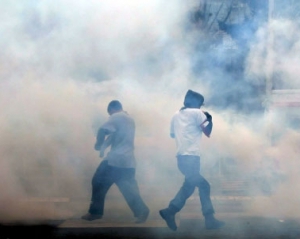 Полиция отравила футболистов газом из-за поведения фанатов