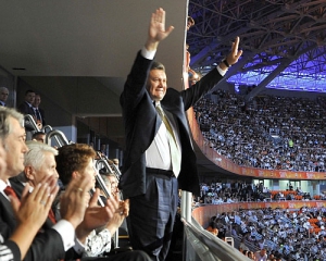 Янукович проміняв відкриття лікарні в Луцьку на футбол у Донецьку