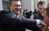 До приїзду Януковича відкопували бордюри зі снігу