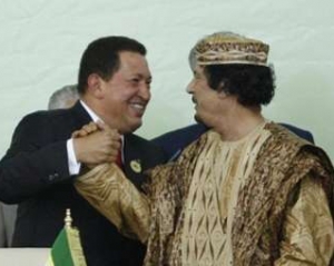 Чавес переїде зі свого палацу у намет Каддафі 