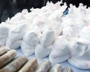 Наркоторговці заховали кокаїн на $200 тисяч в електрогітарі 