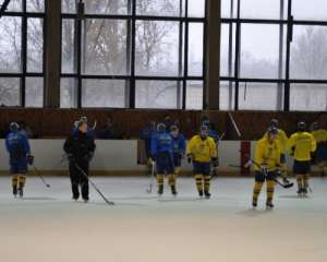 Сборная Украины (U-20) пропустила семь шайб от Беларуси на ЧМ по хоккею