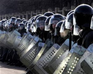 Милиция выгнала туристов с Красной площади из-за возможных столкновений