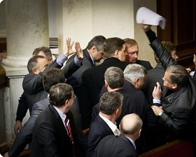 З Ради на &amp;quot;швидкій&amp;quot; вивозять &amp;quot;бютівців&amp;quot;