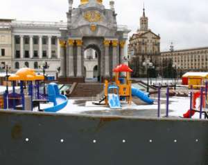 Новогодние аттракционы на Майдане запретили как опасные