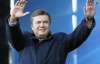 Янукович довго не міг запалити свічку під головною ялинкою