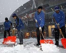 Сильні снігопади паралізували чемпіонати Франції та Голландії