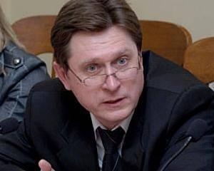 Тимошенко сама пропонує владі арештувати її - Фесенко 