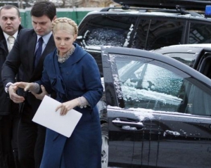 Біля Генпрокуратури Тимошенко зустріли вигуками &amp;quot;Юля – донька народу!&amp;quot;
