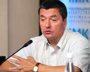 Литвин сейчас устраивает Януковича — эксперт об отставке спикера