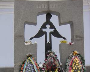 &amp;quot;Свободівці&amp;quot; вимагають встановити на Донеччині пам&#039;ятник жертвам голодомору - геноциду