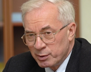 Азаров хочет, чтобы новый министр Минздрава продлил жизнь украинцам