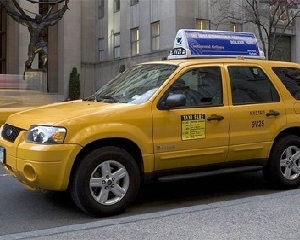Чотири тисячі гривень таксист заробляє за ніч