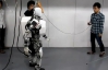 Японцы учат робота ходить по поверхности Луны (ФОТО)