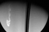 Астрономы увидели, как Сатурн пускает &quot;сигаретный дым&quot; (ФОТО)