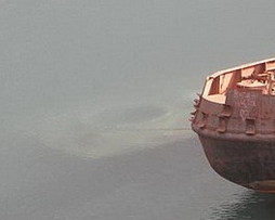 У Севастополі затонув ракетний катер ВМС України (ФОТО)