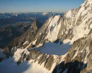 Украинские альпинисты застряли в Альпах на высоте 4303 метра 