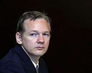 Основатель WikiLeaks сегодня предстанет перед судом