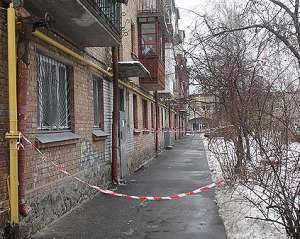 У Києві бурулька розкроїла жінці голову 