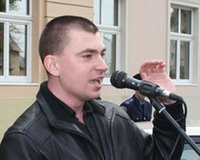 "Pегионалы" ответили депутату, который назвал их "синежопой бандой"