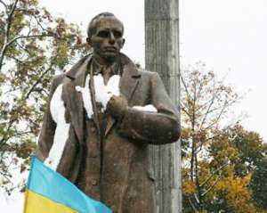 В Черкасчине предприниматели за собственные средства хотят установить памятник Бандере