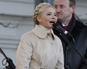 Тимошенко рассказала, как Янукович с Азаровым заползали на четвереньках в палатки предпринимателей