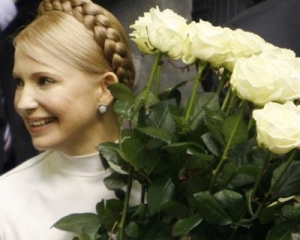 Тимошенко подарувала Любомиру Гузару білі троянди