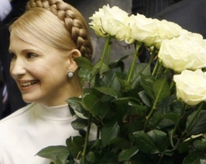 Тимошенко подарила Любомиру Гузару белые розы