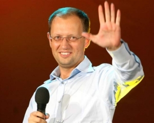 Яценюк виглядає перспективнішим, аніж Тимошенко – експерт