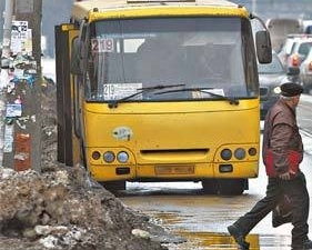 Перевізники зізналися, що ціни на проїзд ставлять з голови 