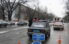 В Киеве водитель сбил женщину с ребенком, шедших на остановку (ФОТО)