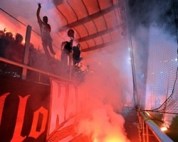 Футбольні фанати спалили театр в Афінах