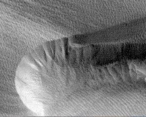Скорость изменения марсианских дюн удивила астрономов (ФОТО)