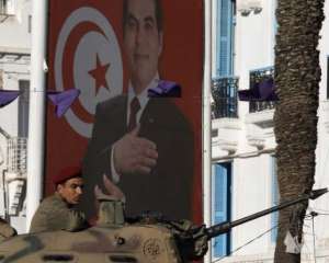 В Тунисе запретили деятельность бывшей правящей партии
