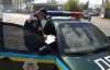 У Києві ДАІшники стусанами заштовхали водія до себе в машину 