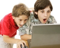 Більшість українських дітей легковажно розповсюджують особисту інформацію в інтернеті