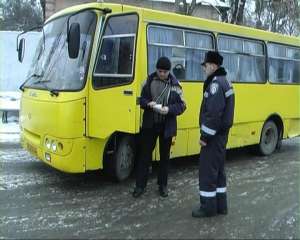  В Киеве гаишник возил пассажиров вместо пьяного водителя маршрутки