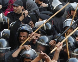 Протесты из Египта перекинулись уже на Алжир
