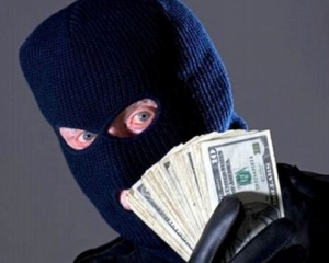 В Києві грабіжники винесли з банку майже мільйон доларів