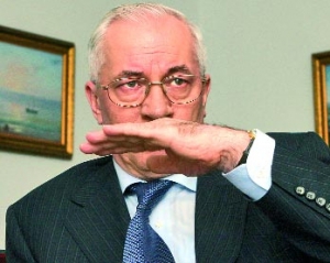 Азаров розповів, яким важким був 2010 рік