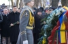 В Харькове венки к визиту Януковича приковали в цепями (ФОТО)