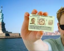 Аферисты массово отправляют украинцам письма о выигрыше в лотереи Green Card